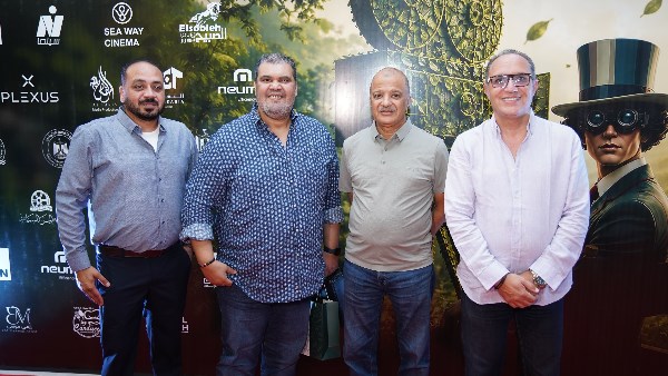 نور الشريف أثر في إنسانيا.. وتحولت بعد العمل مع الزعيم