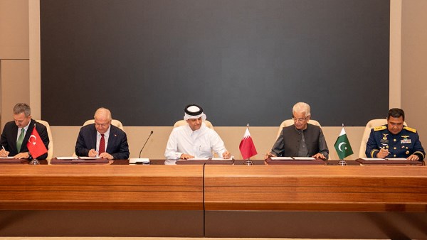 توقيع مذكرة تفاهم «بدر» للتعاون في الصناعات الدفاعية بين قطر وإندونيسيا وباكستان وتركيا