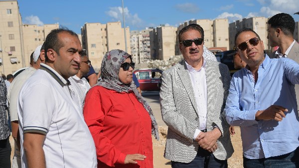محافظ بورسعيد يتفقد أعمال إنشاء ورصف الطريق الواصل من شارع كوبري الشاحنات حتى القابوطي