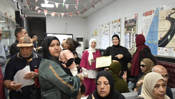 محافظ بورسعيد يواصل لقاءاته الجماهيرية مع المواطنين ويستمع لمطالبهم