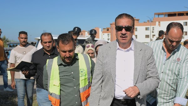 محافظ بورسعيد يتابع رفع كفاءة طريق التفريعة ببورفؤاد