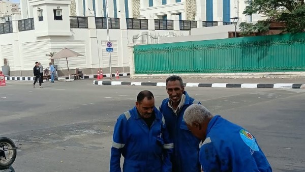 استعدادا لفصل الشتاء بالسويس والإسماعيلية وبورسعيد.. حملات لمياه القناة تستهدف تطهير الشناشن