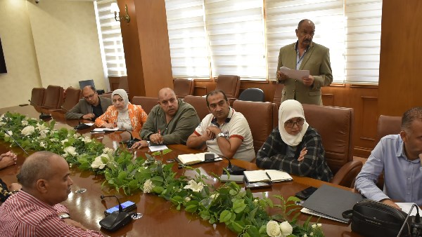 محافظ بورسعيد يؤكد: أهمية التواصل المباشر مع أبناء المحافظة و تلبية مطالبهم محافظ بورسعيد يؤكد: أهمية التواصل المباشر مع أبناء المحافظة و تلبية مطالبهم