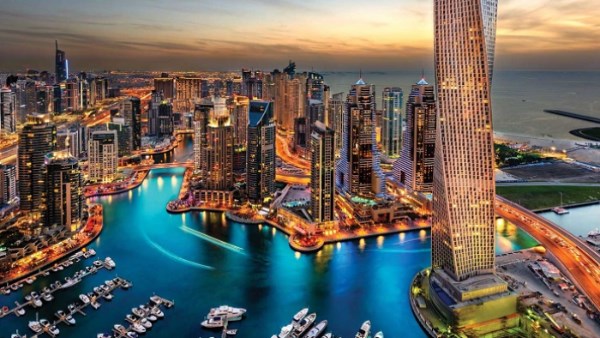 «فيتش» ترفع توقعات نمو رأس الخيمة.. والاقتصاد يتجه إلى 5% في 2027