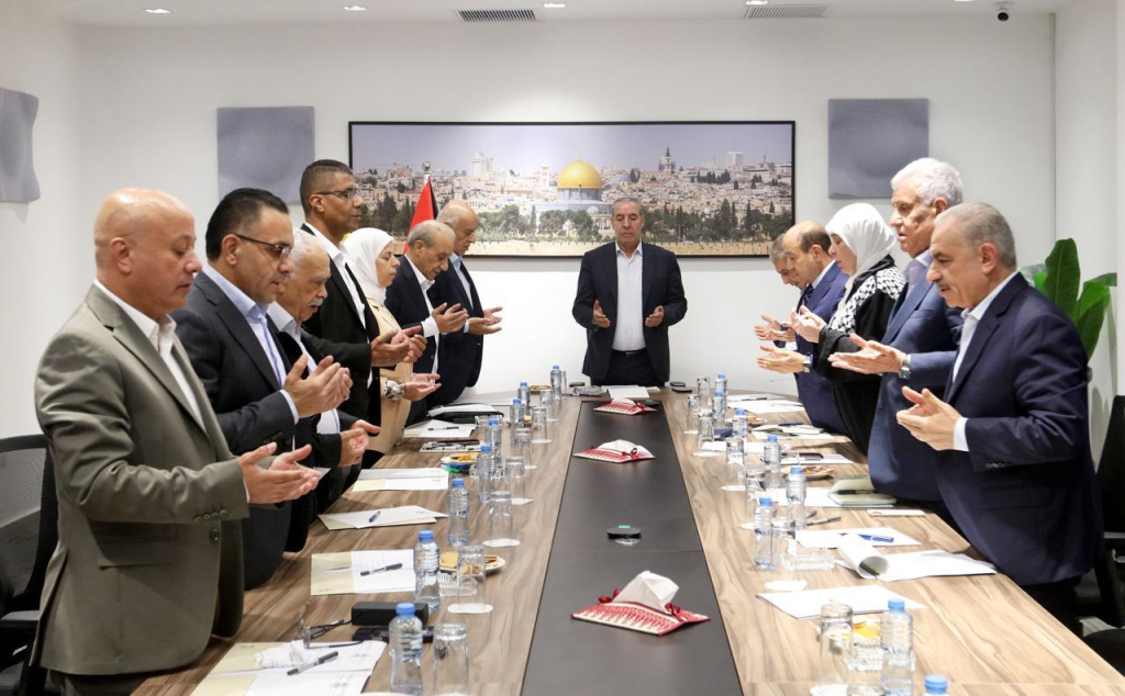 بعد الكشف عن لقاء مع حماس.. مركزية فتح تُشكّل لجنة خاصة لوضع آليات تحقيق الوحدة الحركية