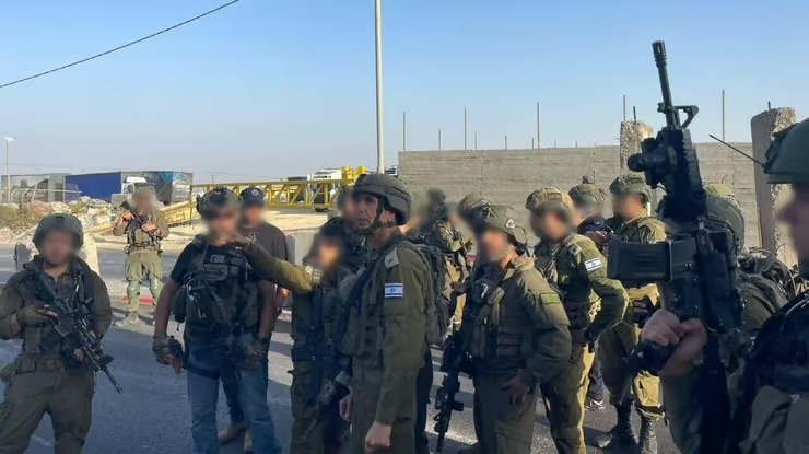 زامير يصادق على اجراءات قاسية ..حصار وإغلاقات واسعة في الخليل عقب عملية إطلاق نار استهدفت قوات الاحتلال